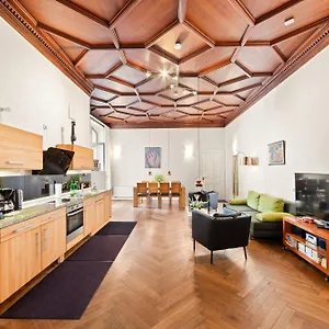 Aptc Downtown Monument4rent Near Checkpoint Charlie Apartment